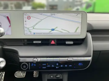 IONIQ 5 Uniq 77,4 kWh+4WD Sitzpaket+Pano+Assist.
