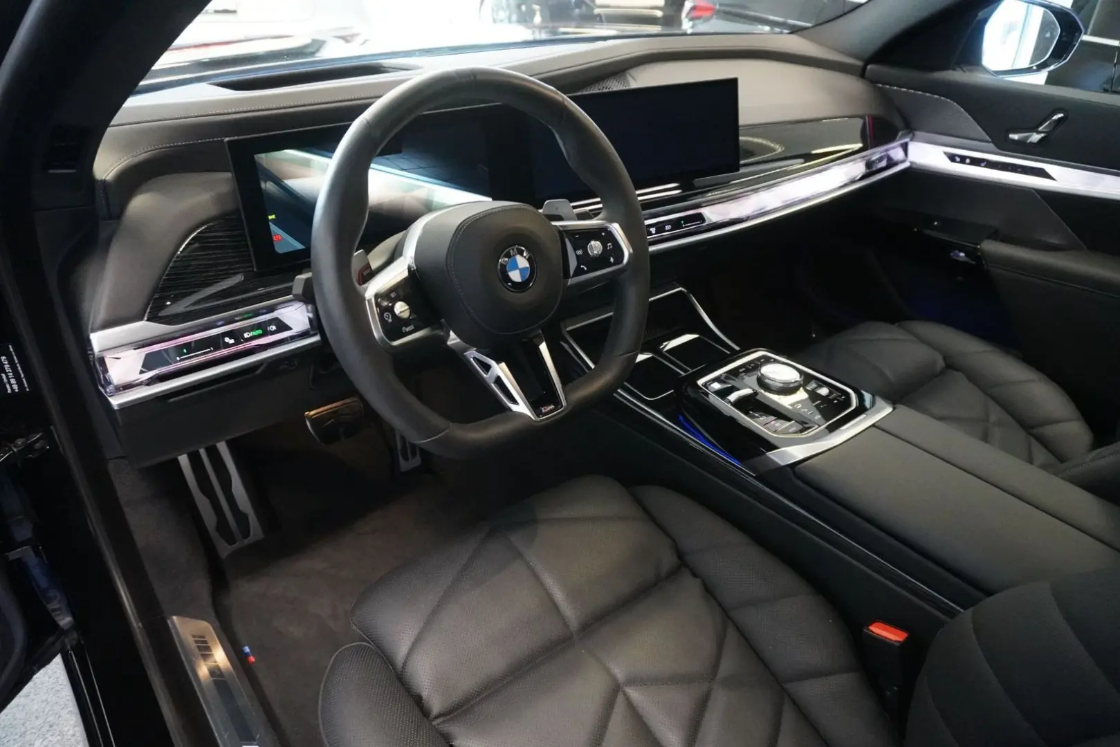 740 d xDrive Limousine Aut. Lang/M/Skyl./Kamera/