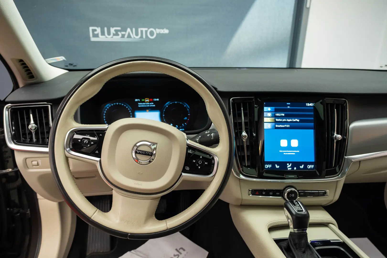 VOLVO S90