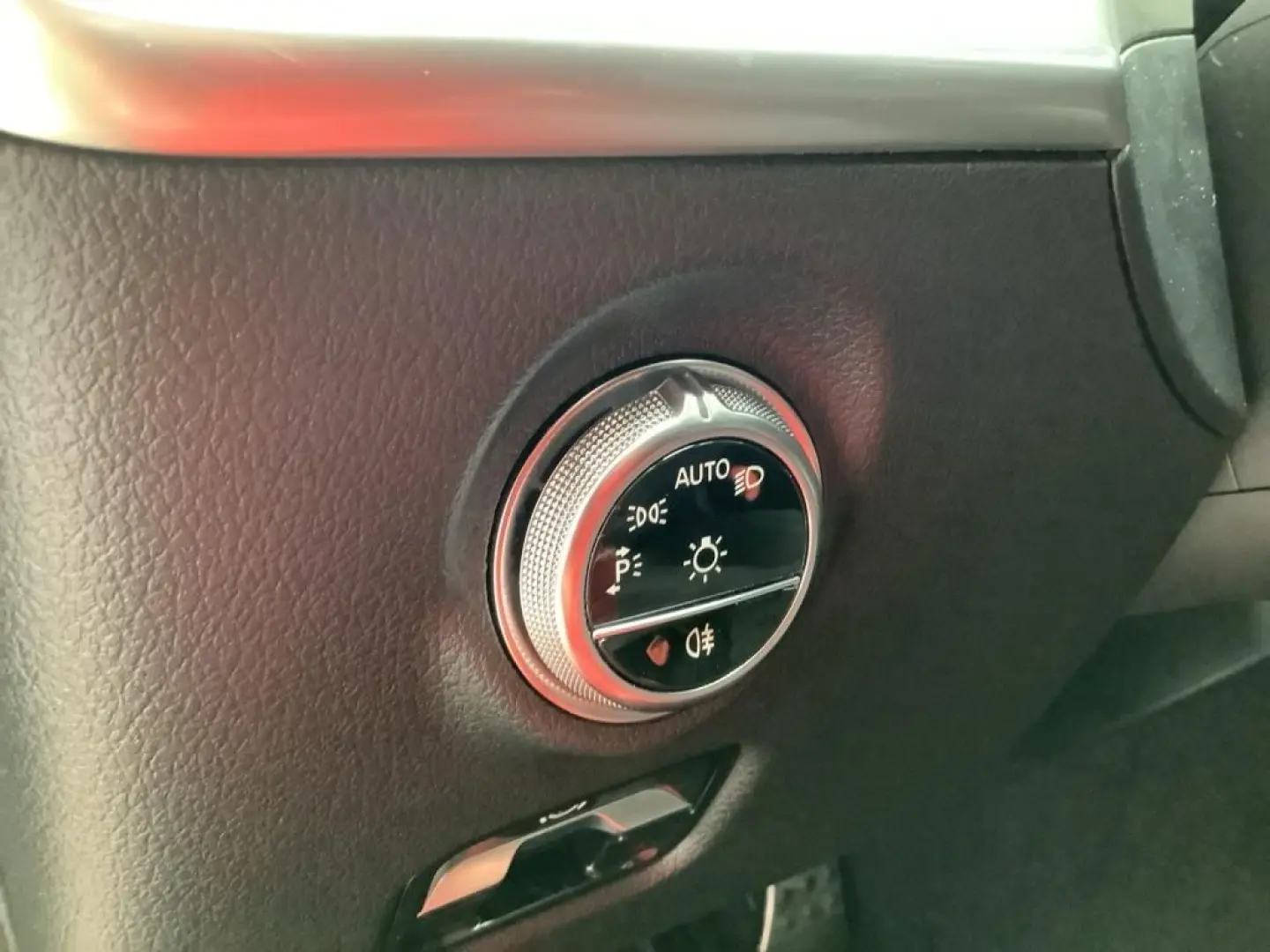 C 300 e AMG/Night/LED/Panorama-SD/Burmester/DAB