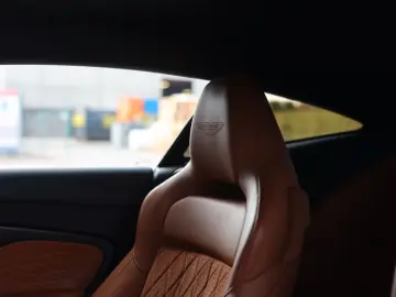 DB12 4.0 V8 | Iridiscent Emerald - Oxford Tan