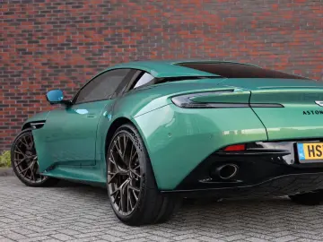 DB12 4.0 V8 | Iridiscent Emerald - Oxford Tan