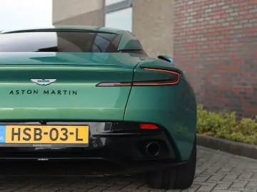 DB12 4.0 V8 | Iridiscent Emerald - Oxford Tan