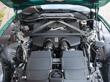 DB12 4.0 V8 | Iridiscent Emerald - Oxford Tan