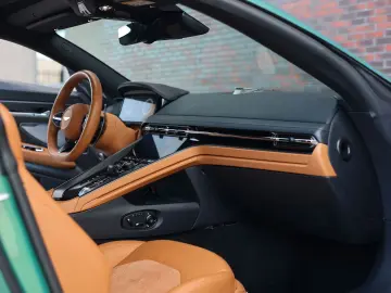 DB12 4.0 V8 | Iridiscent Emerald - Oxford Tan
