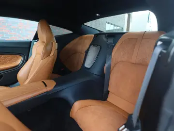 DB12 4.0 V8 | Iridiscent Emerald - Oxford Tan
