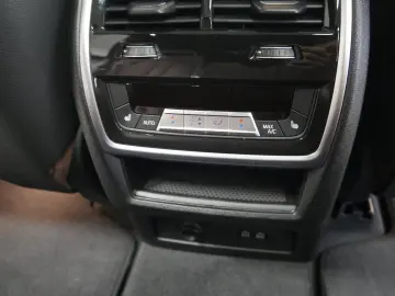 X5 M60i xDrive M Sportpaket Pro, Integral-Aktivl