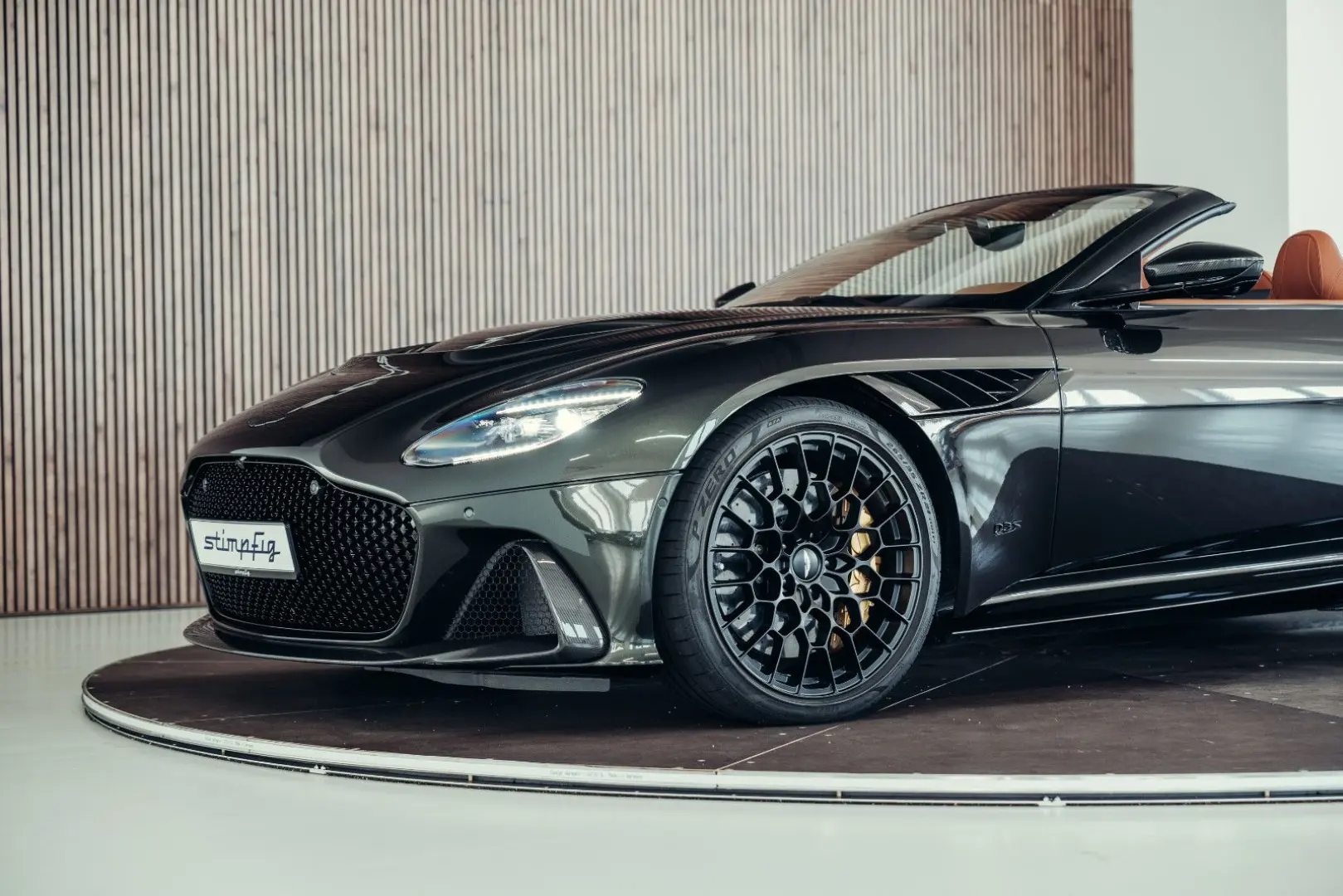 DBS 770 Ultimate Volante, Minotaur Green, MwSt.