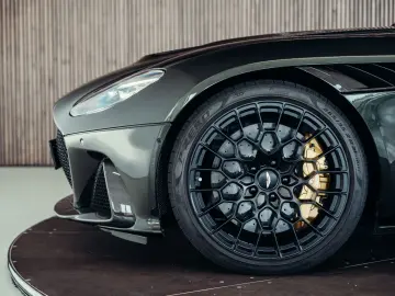 DBS 770 Ultimate Volante, Minotaur Green, MwSt.