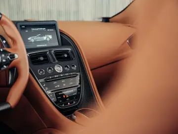 DBS 770 Ultimate Volante, Minotaur Green, MwSt.