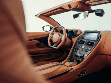 DBS 770 Ultimate Volante, Minotaur Green, MwSt.