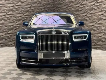 ROLLS-ROYCE Phantom SWB 