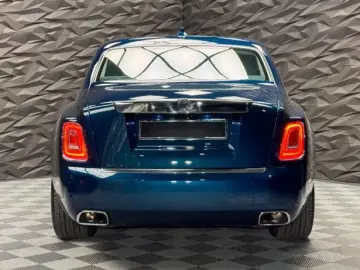 ROLLS-ROYCE Phantom SWB 