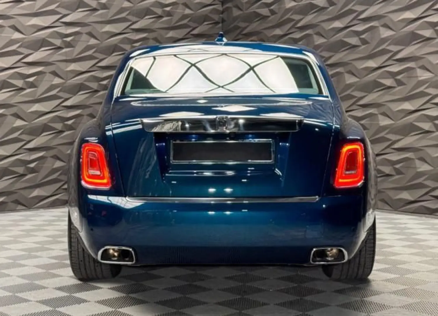 ROLLS-ROYCE Phantom SWB 