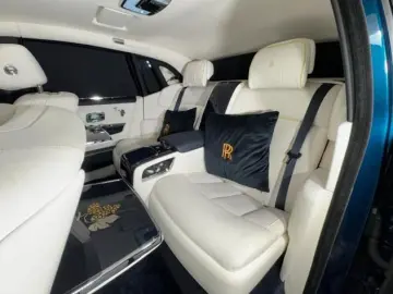 ROLLS-ROYCE Phantom SWB 