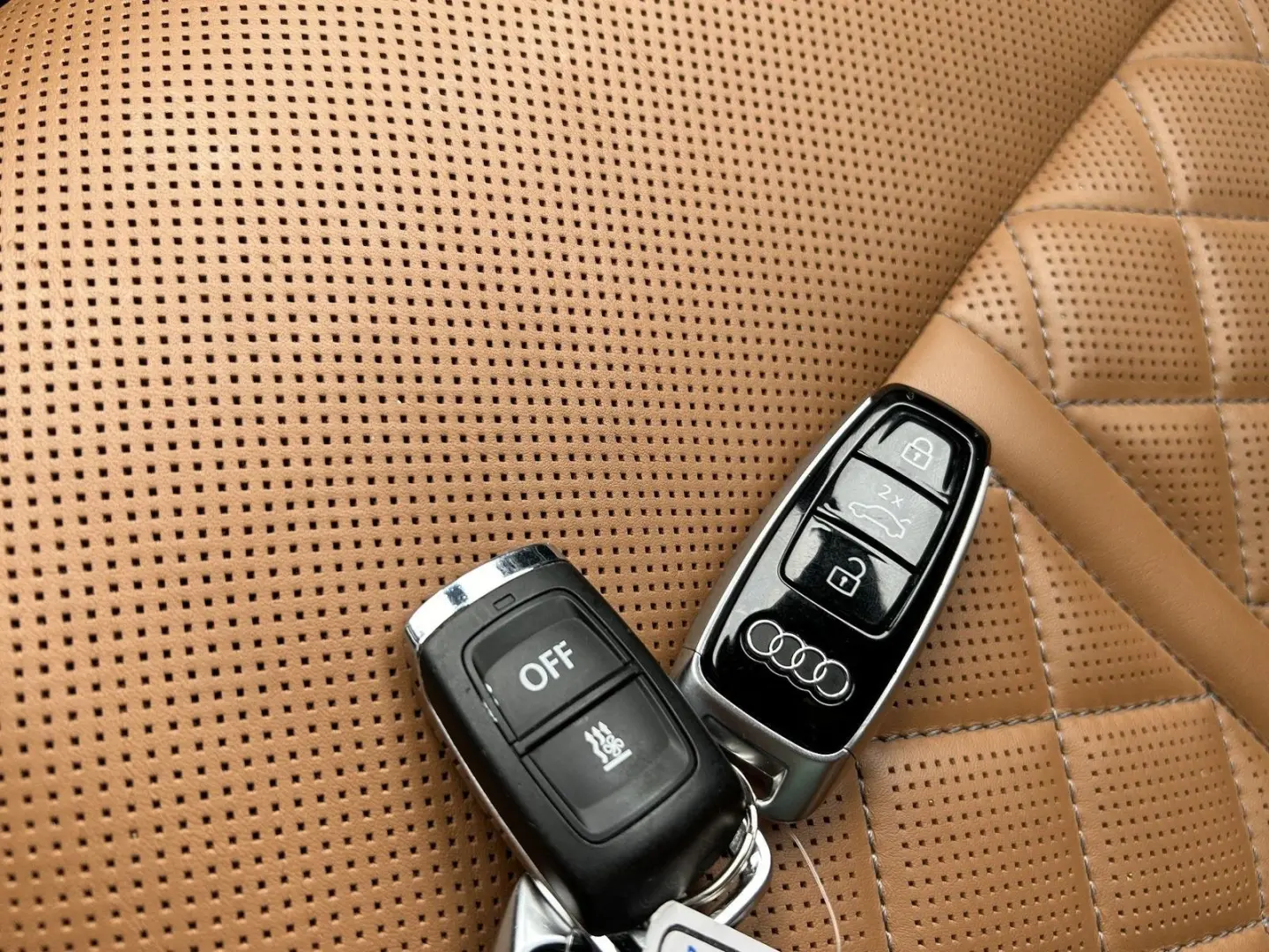 A8 55 TFSI Leder Cognac / Panorama / Standhzg