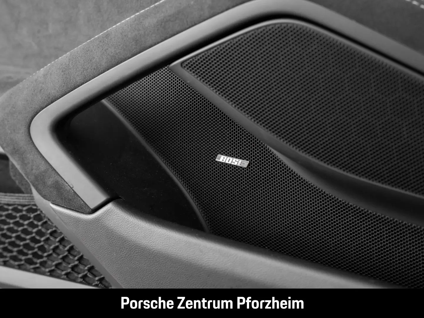 Cayman 718 GT4 RS BOSE Sportgas Überrollkäfig