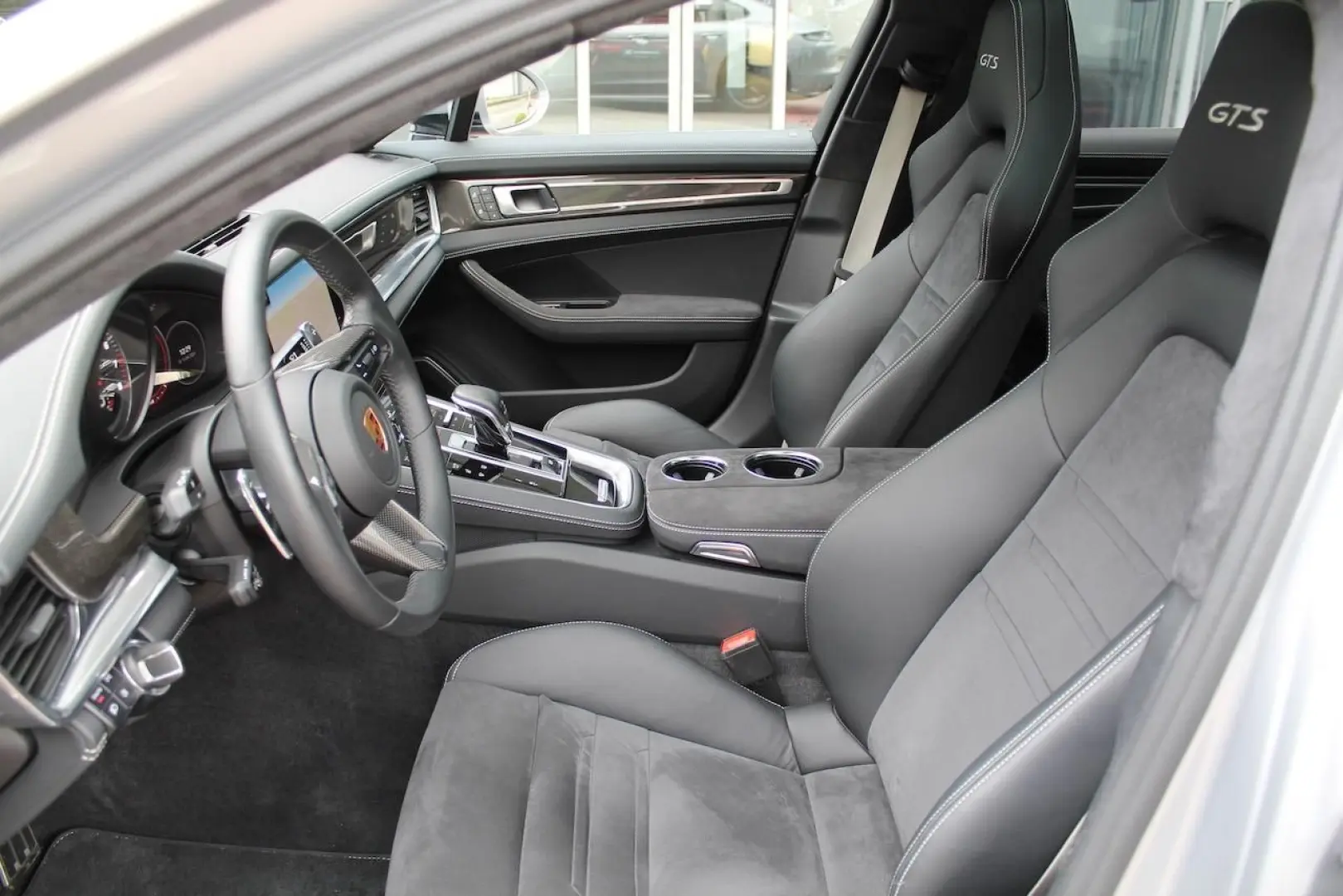 Panamera GTS HUD Panorama Softclose PDCC Inno...