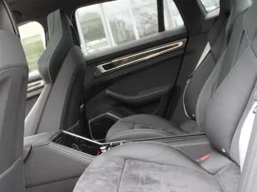 Panamera GTS HUD Panorama Softclose PDCC Inno...