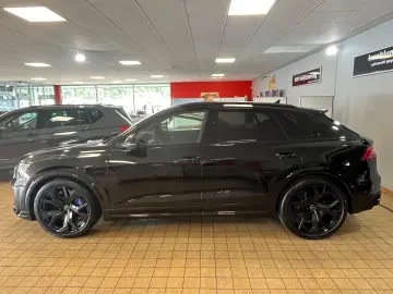 RS Q8 SUV 23