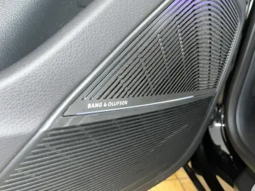 RS Q8 SUV 23