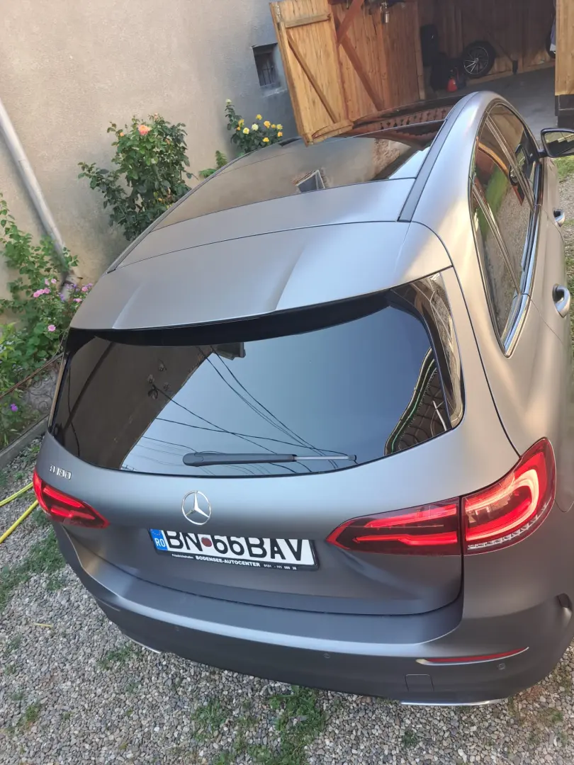 Mercedes-Benz B 180