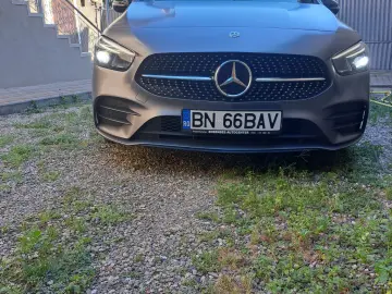 Mercedes-Benz B 180
