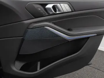 X7 xD40d M Sport Panorama 360°Laser HUD SoftClos