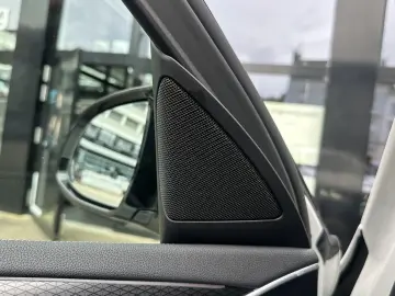 X4 M40i AdapLED PA RFK HiFi DAB Shz 21