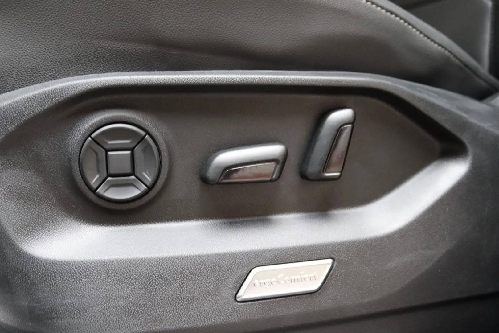 Touareg 3.0 V6 TDI R-Line 4Motion 170 kW (231...