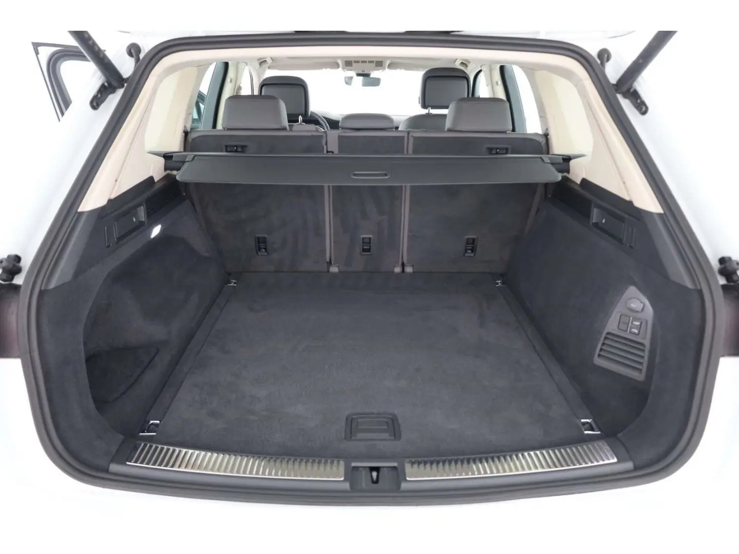 Touareg 3.0 TDI V6 4Motion Elegance P-Dach/Leder