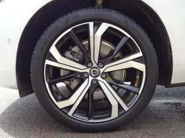 XC60 B4 R Design ACC HUD 360° Pano Google 21