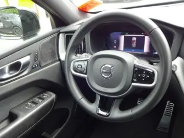 XC60 B4 R Design ACC HUD 360° Pano Google 21