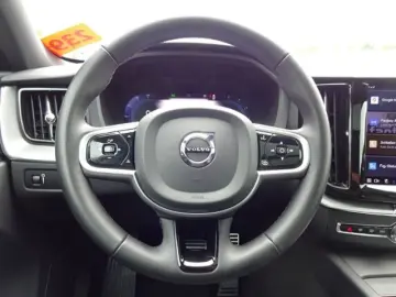 XC60 B4 R Design ACC HUD 360° Pano Google 21