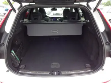 XC60 B4 R Design ACC HUD 360° Pano Google 21
