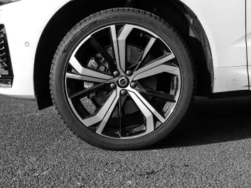 XC60 Ultimate Dark AWD B4 Diesel EU6d Allrad HUD