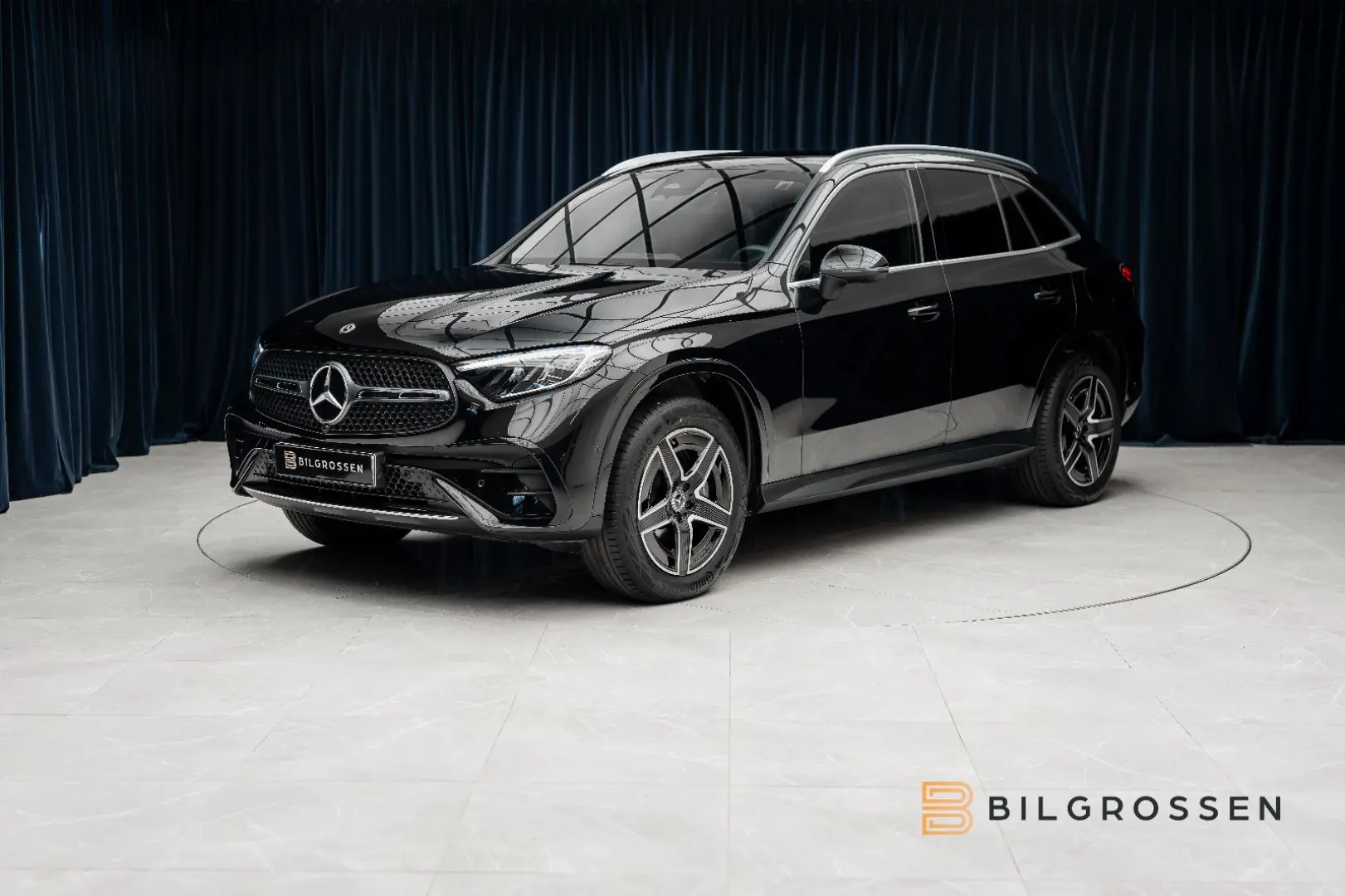 GLC 300 e 4Matic AMG Pano Burmester Memory Tow