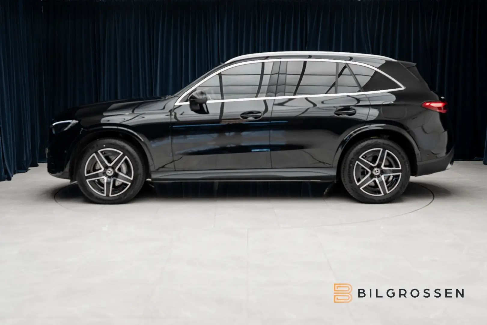 GLC 300 e 4Matic AMG Pano Burmester Memory Tow