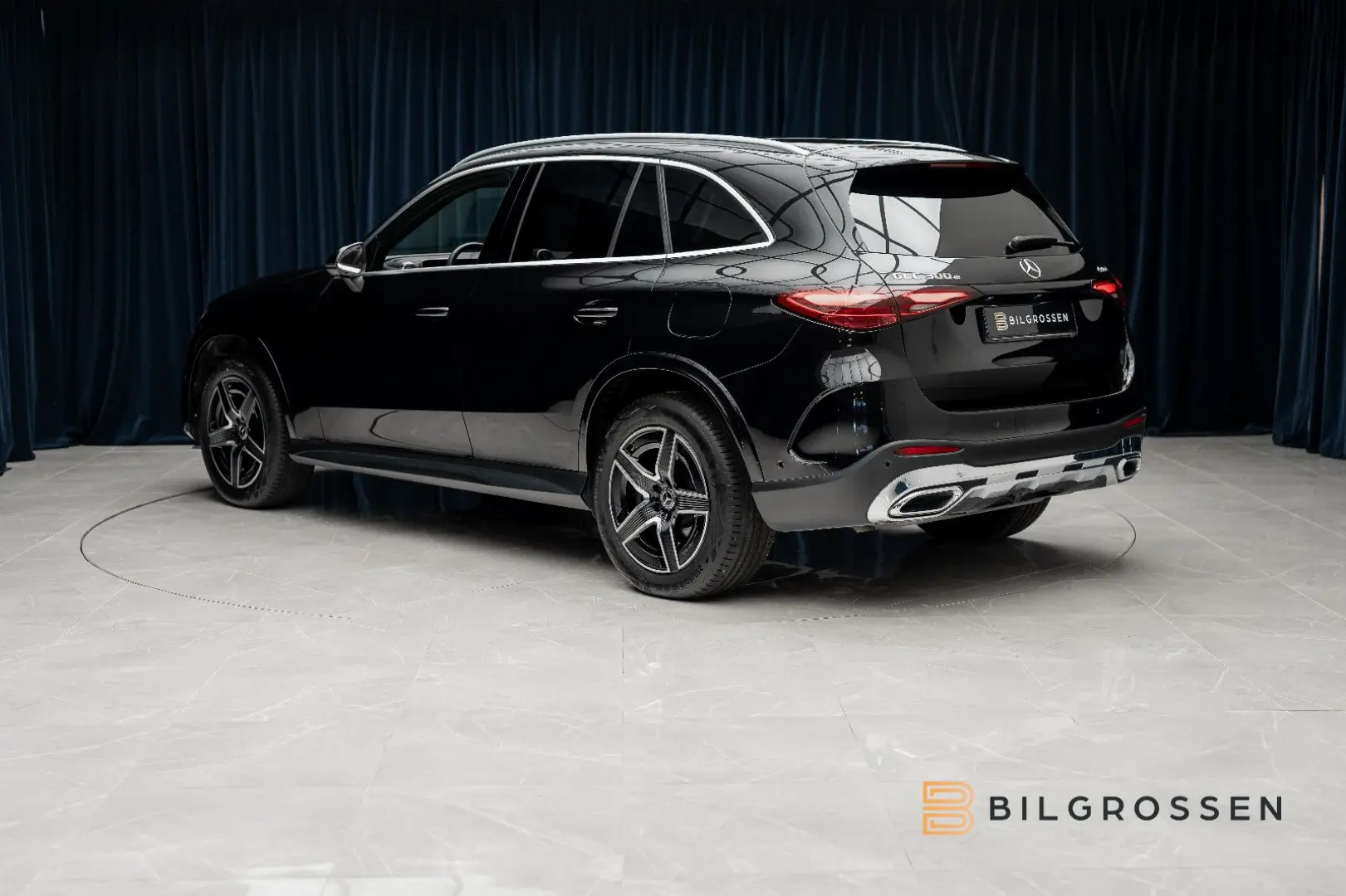 GLC 300 e 4Matic AMG Pano Burmester Memory Tow