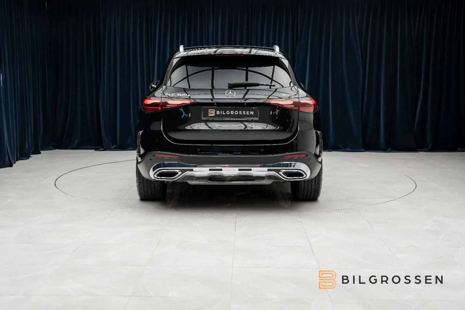 GLC 300 e 4Matic AMG Pano Burmester Memory Tow