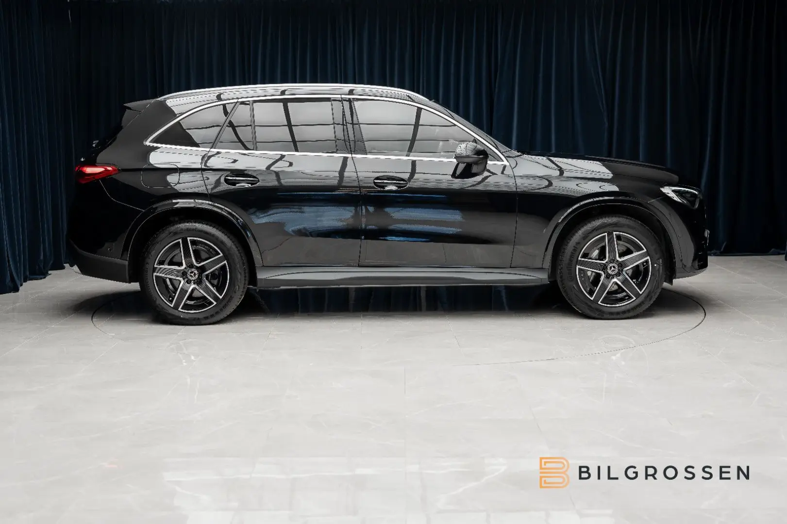 GLC 300 e 4Matic AMG Pano Burmester Memory Tow