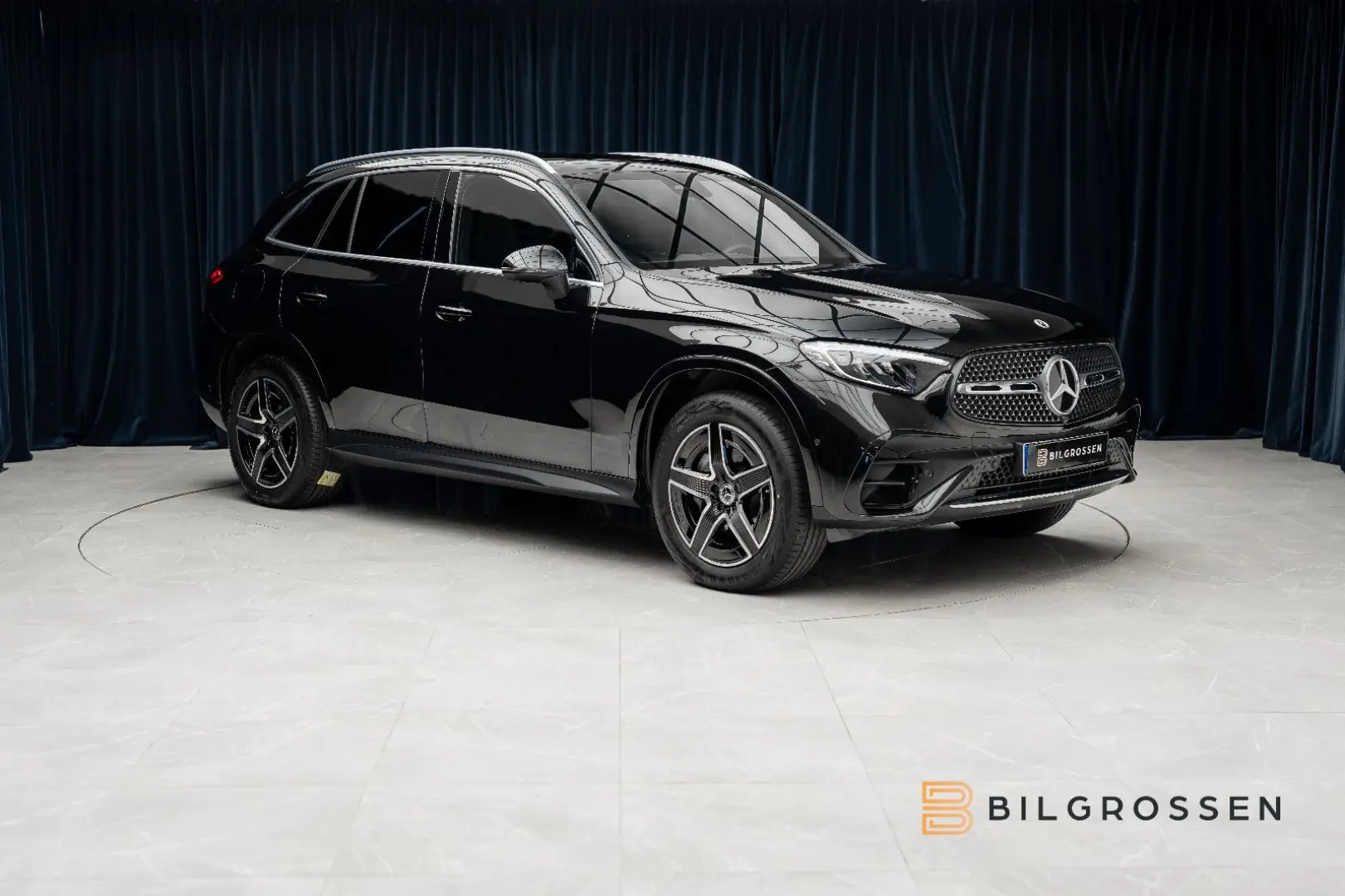 GLC 300 e 4Matic AMG Pano Burmester Memory Tow
