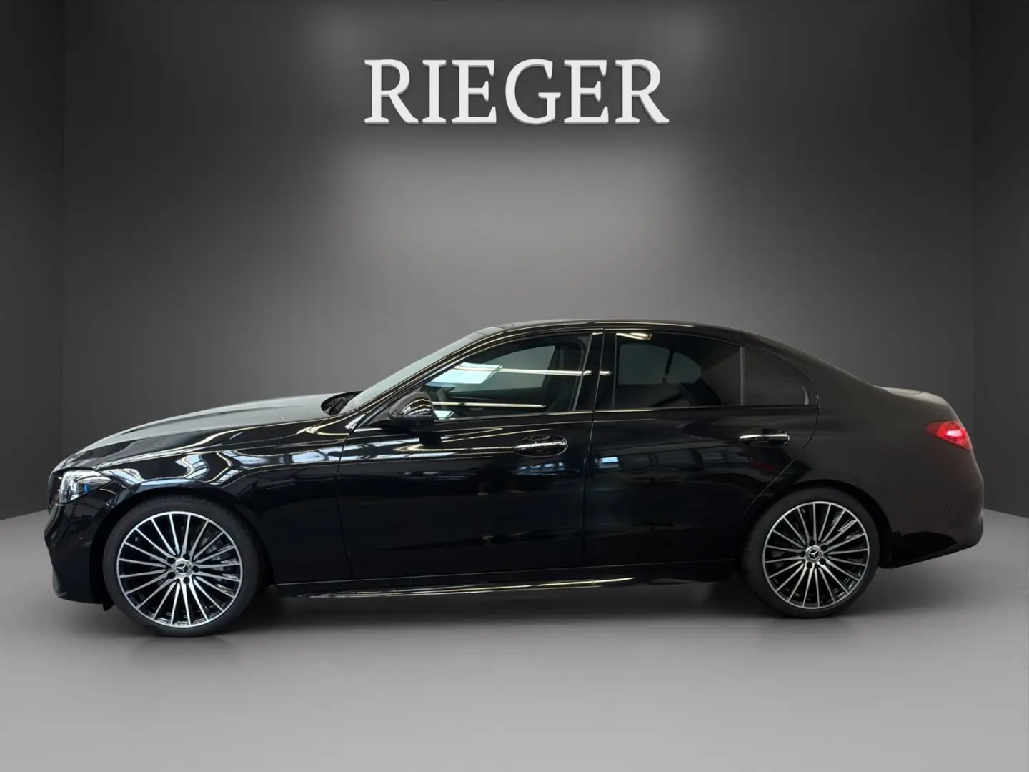 C 220 d AMG 4M Pano*HUD*NIGHT*AHK*Keyless*19