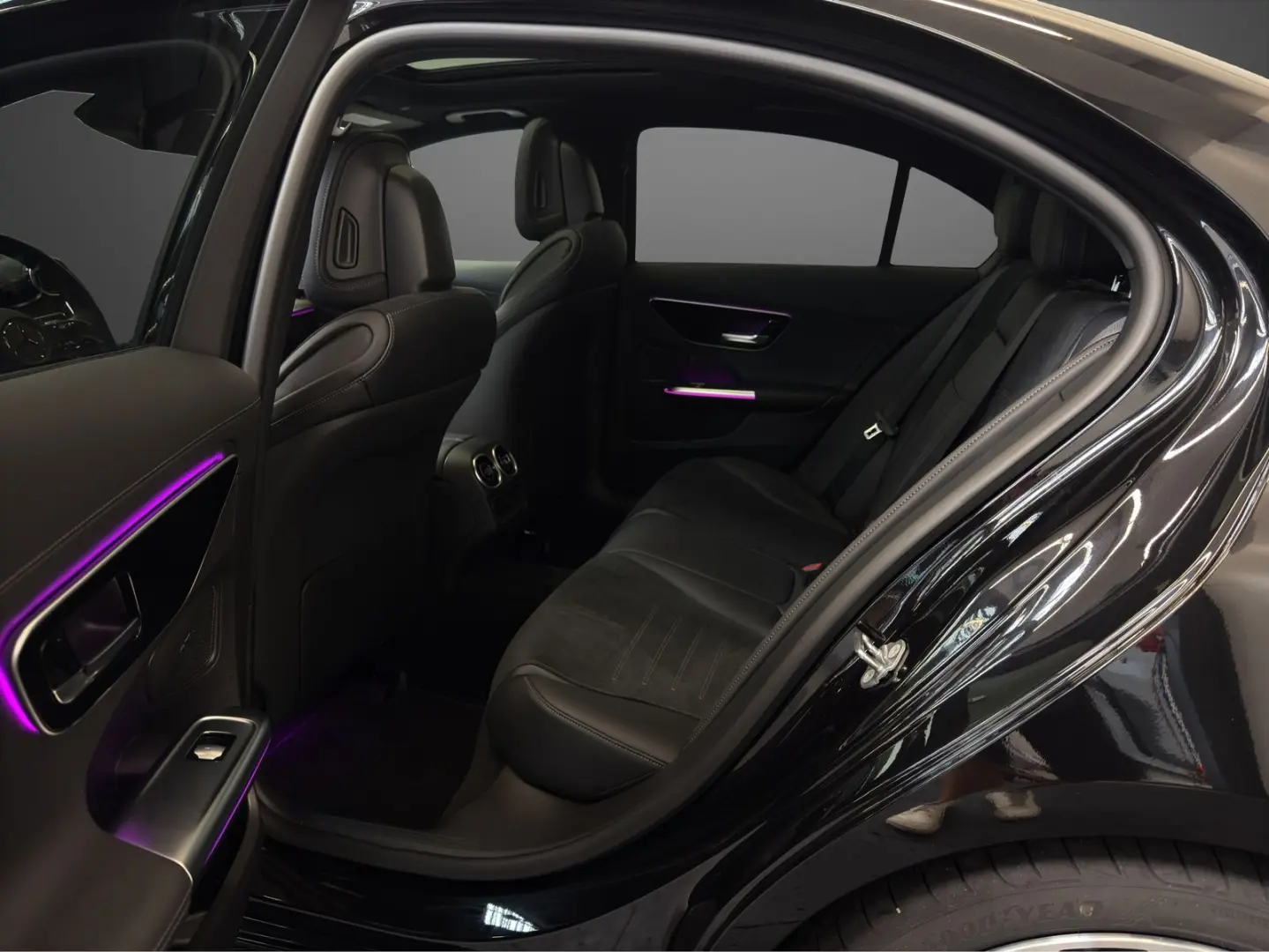C 220 d AMG 4M Pano*HUD*NIGHT*AHK*Keyless*19