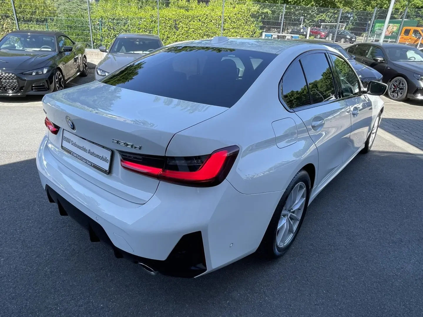 320d xDrive Limo M Sport || Glasdach el.Sitze Ak