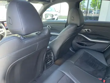 320d xDrive Limo M Sport || Glasdach el.Sitze Ak