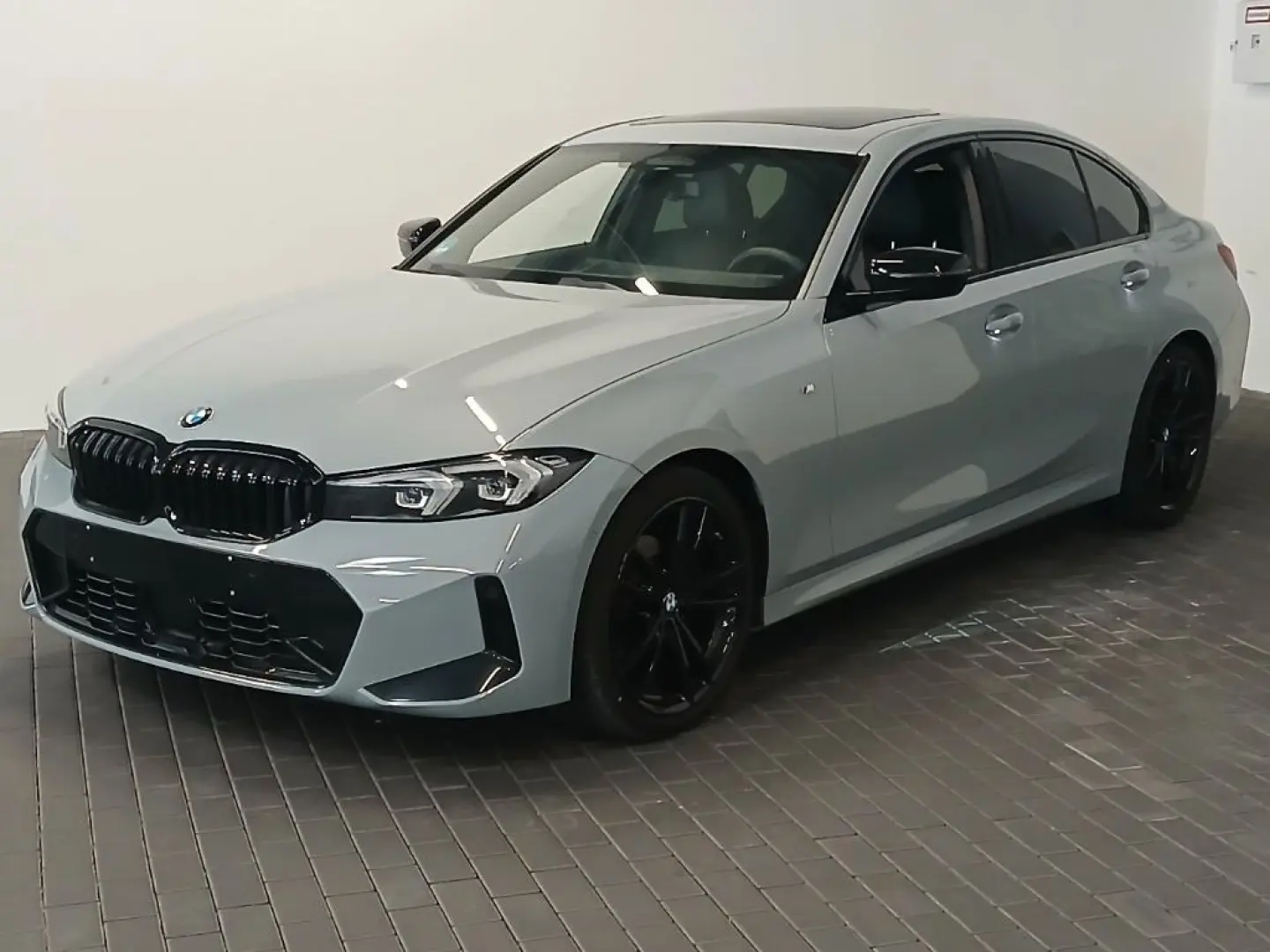 320 d xDrive Limousine*M Sport*Schiebed.*Keyless