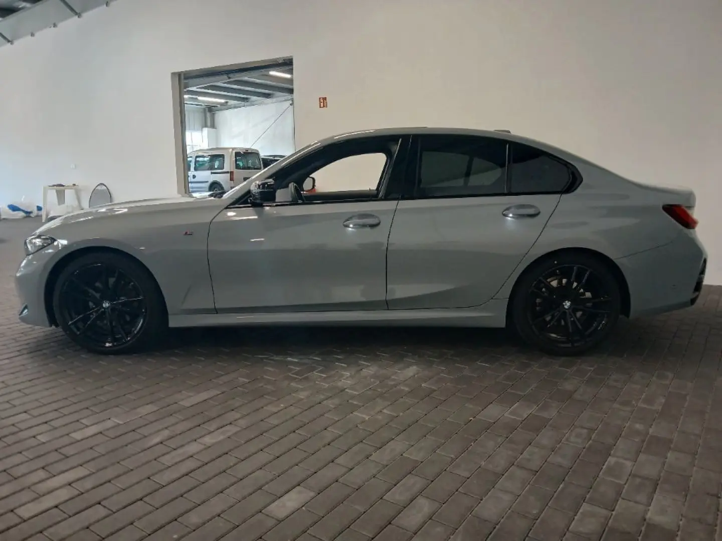 320 d xDrive Limousine*M Sport*Schiebed.*Keyless