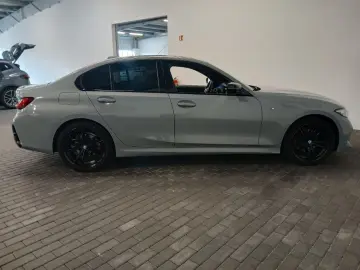320 d xDrive Limousine*M Sport*Schiebed.*Keyless