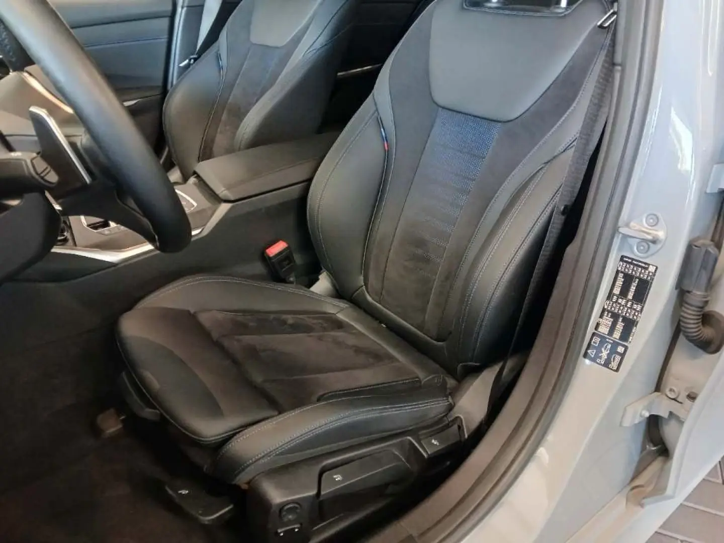 320 d xDrive Limousine*M Sport*Schiebed.*Keyless